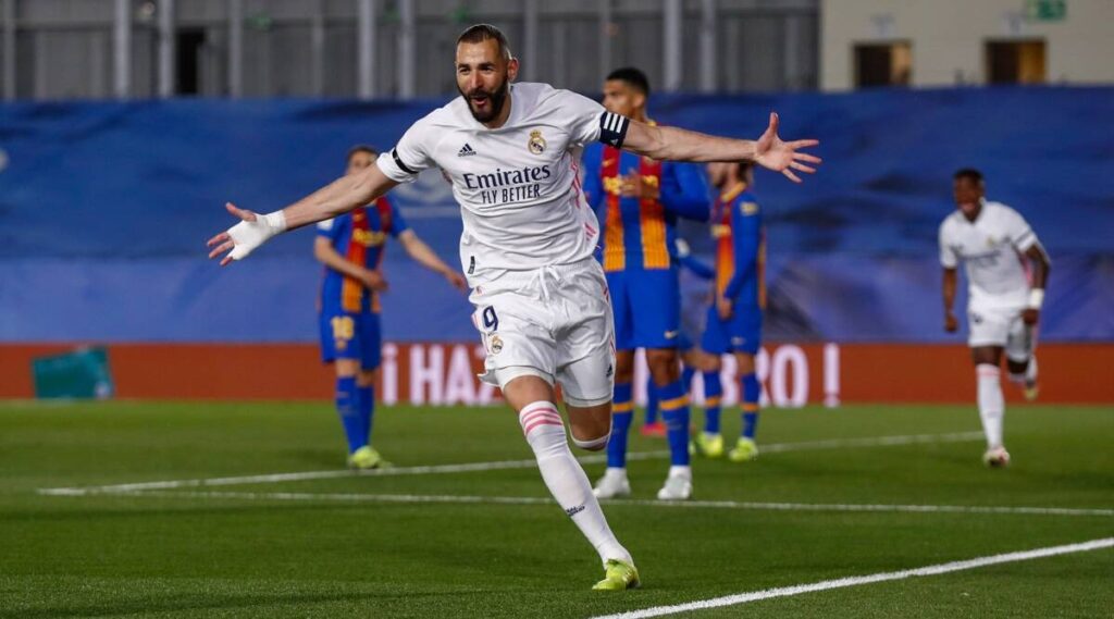 Karim Benzema acoring against Barcelona